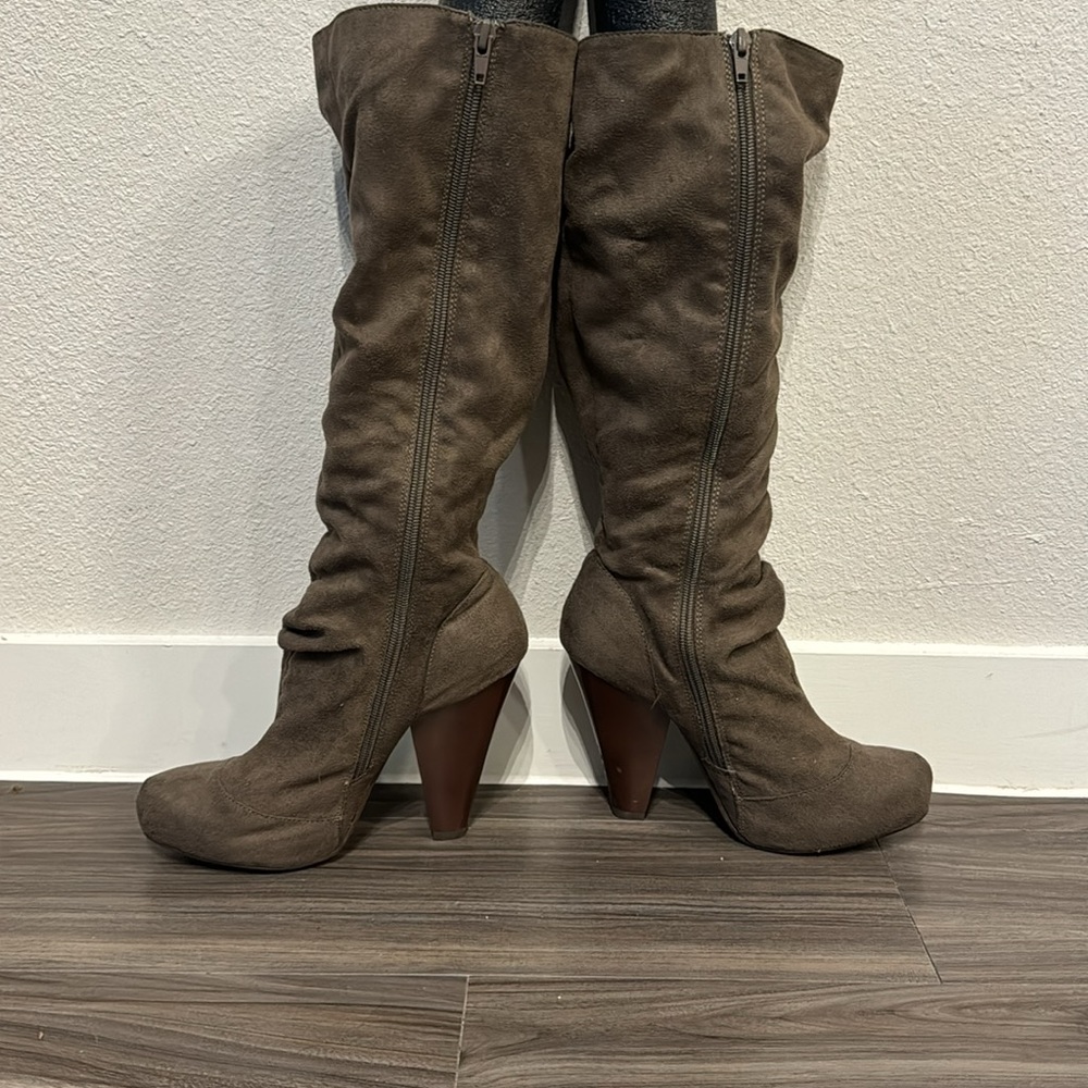 Bamboo heeled zip up boots
